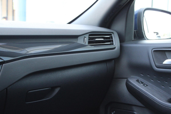 Ford Kuga 2.5 PHEV ST-Line X |  Trekhaak | Panoramadak | elektrische achterklep | Adaprive Cruise control | dodehoeksensoren | camera | head up display | adaptive LED