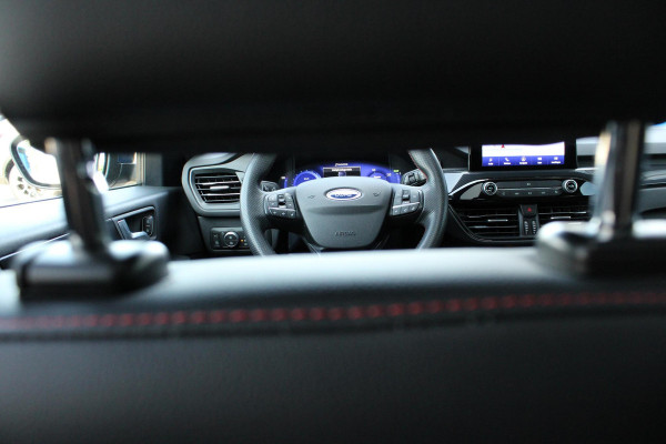 Ford Kuga 2.5 PHEV ST-Line X |  Trekhaak | Panoramadak | elektrische achterklep | Adaprive Cruise control | dodehoeksensoren | camera | head up display | adaptive LED