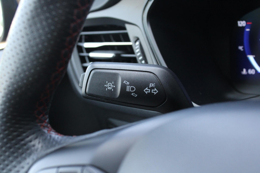 Ford Kuga 2.5 PHEV ST-Line X |  Trekhaak | Panoramadak | elektrische achterklep | Adaprive Cruise control | dodehoeksensoren | camera | head up display | adaptive LED