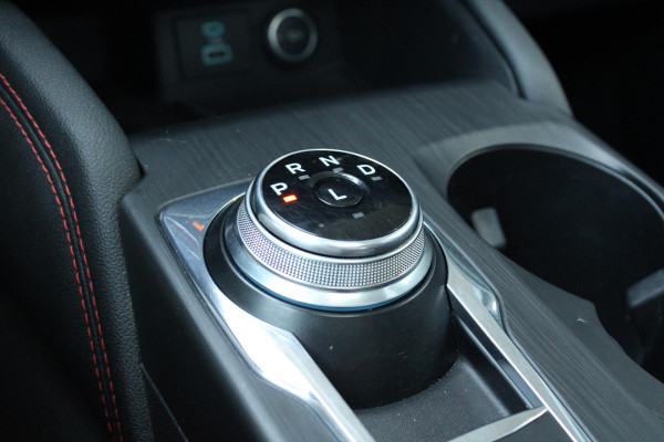 Ford Kuga 2.5 PHEV ST-Line X |  Trekhaak | Panoramadak | elektrische achterklep | Adaprive Cruise control | dodehoeksensoren | camera | head up display | adaptive LED