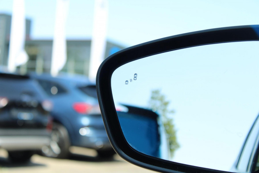 Ford Kuga 2.5 PHEV ST-Line X |  Trekhaak | Panoramadak | elektrische achterklep | Adaprive Cruise control | dodehoeksensoren | camera | head up display | adaptive LED