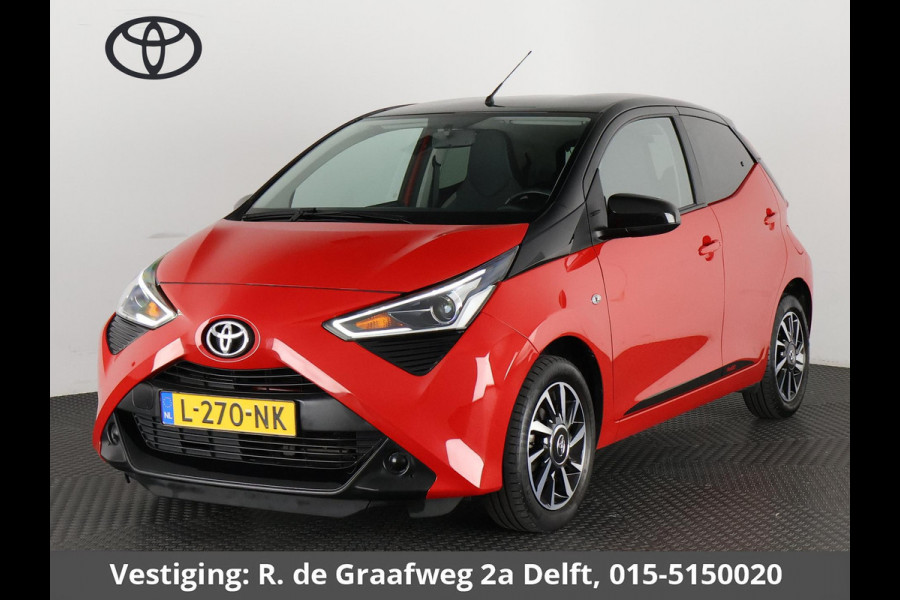 Toyota Aygo 1.0 VVT-i X-Play Bi-Tone Automaat | Apple Carplay & AndroidAUTO | Lichtmetalen velgen | Camera |