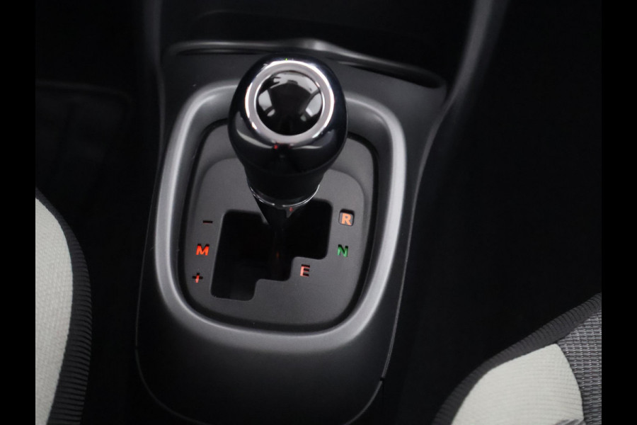 Toyota Aygo 1.0 VVT-i X-Play Bi-Tone Automaat | Apple Carplay & AndroidAUTO | Lichtmetalen velgen | Camera |