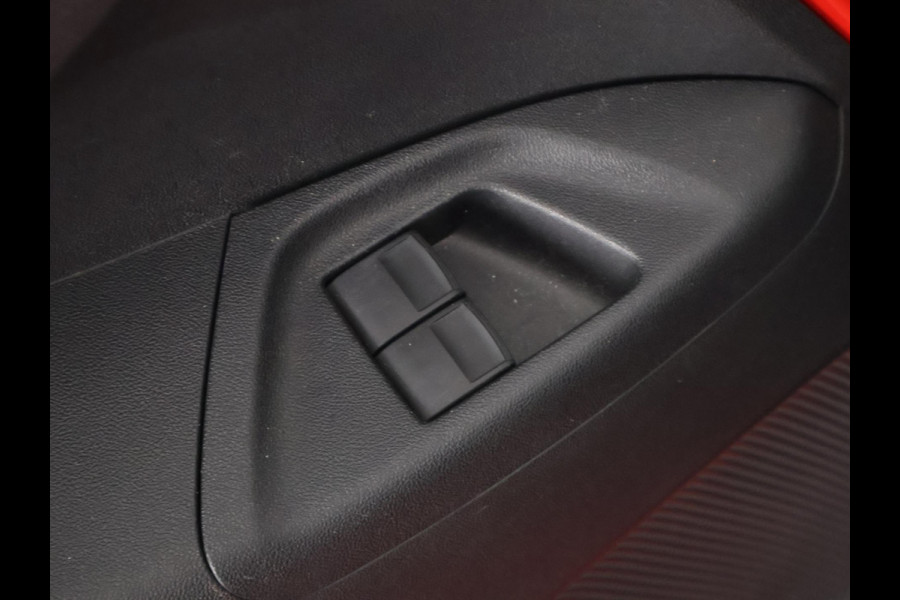 Toyota Aygo 1.0 VVT-i X-Play Bi-Tone Automaat | Apple Carplay & AndroidAUTO | Lichtmetalen velgen | Camera |