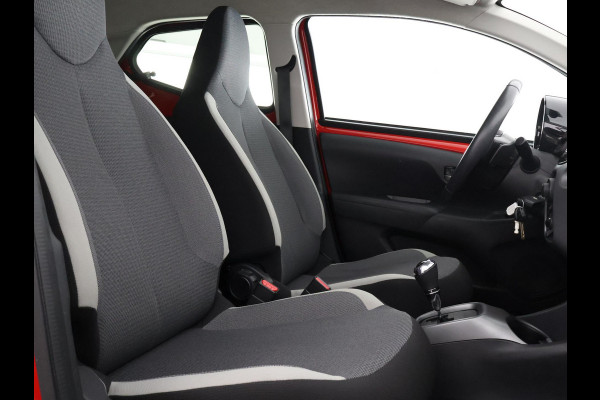 Toyota Aygo 1.0 VVT-i X-Play Bi-Tone Automaat | Apple Carplay & AndroidAUTO | Lichtmetalen velgen | Camera |