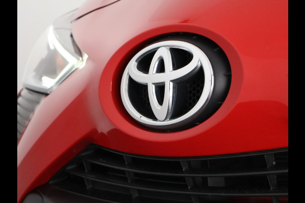 Toyota Aygo 1.0 VVT-i X-Play Bi-Tone Automaat | Apple Carplay & AndroidAUTO | Lichtmetalen velgen | Camera |