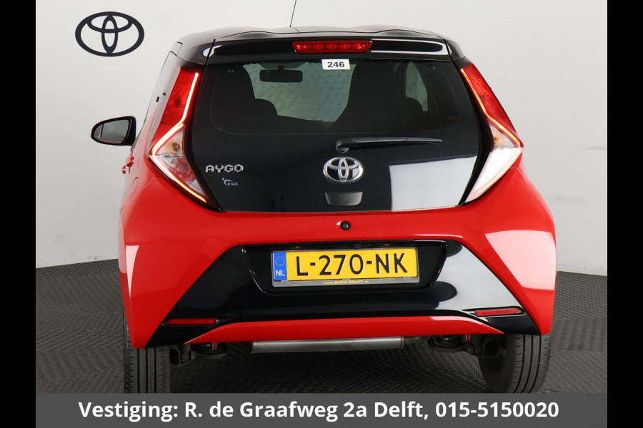 Toyota Aygo 1.0 VVT-i X-Play Bi-Tone Automaat | Apple Carplay & AndroidAUTO | Lichtmetalen velgen | Camera |