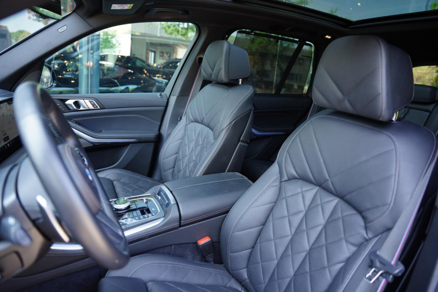 BMW X5 X-Drive 50 E M Pakket Individual Panoramadak Sky Lounge