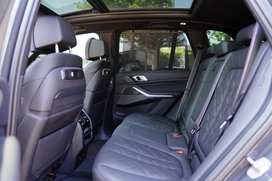 BMW X5 X-Drive 50 E M Pakket Individual Panoramadak Sky Lounge