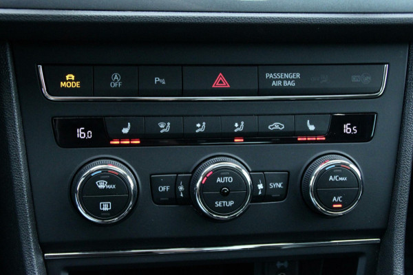 Seat Leon 1.4 TSI FR Sport Edition |Pano-dak | CarPlay |Cruise | Stoelverwarming | LED | PDC | Seat sound |