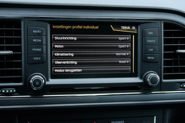 Seat Leon 1.4 TSI FR Sport Edition |Pano-dak | CarPlay |Cruise | Stoelverwarming | LED | PDC | Seat sound |