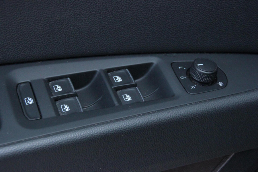 Seat Leon 1.4 TSI FR Sport Edition |Pano-dak | CarPlay |Cruise | Stoelverwarming | LED | PDC | Seat sound |