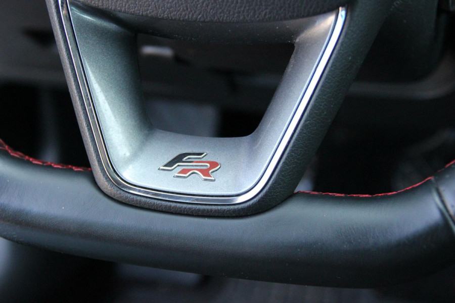Seat Leon 1.4 TSI FR Sport Edition |Pano-dak | CarPlay |Cruise | Stoelverwarming | LED | PDC | Seat sound |