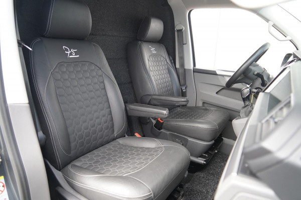 Volkswagen Transporter 2.0 TDI L2H3 32 Bulli / 16dkm NAP / Bilstein / 20" LMV / Camera / Navigatie / Elek. Klep