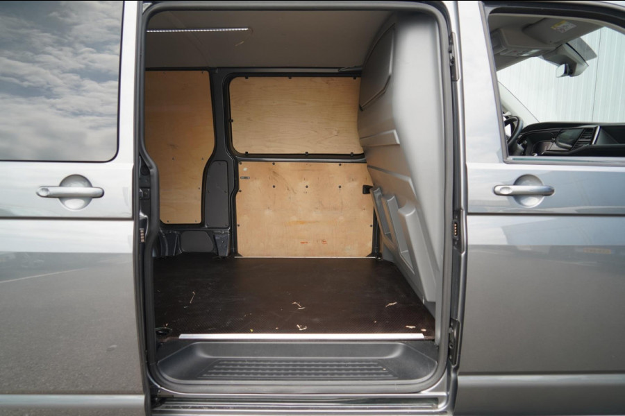 Volkswagen Transporter 2.0 TDI L2H3 32 Bulli / 16dkm NAP / Bilstein / 20" LMV / Camera / Navigatie / Elek. Klep