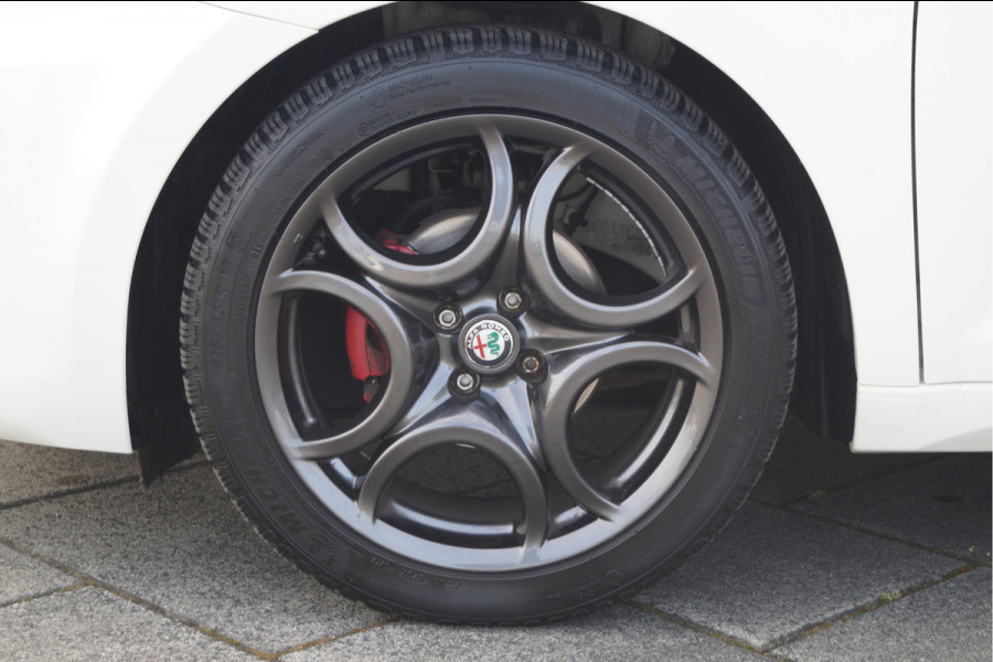 Alfa Romeo MiTo TwinAir Turbo 100 Urban│17'' velgen│PDC│Navi│Clima│Cruise