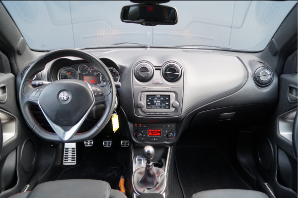 Alfa Romeo MiTo TwinAir Turbo 100 Urban│17'' velgen│PDC│Navi│Clima│Cruise
