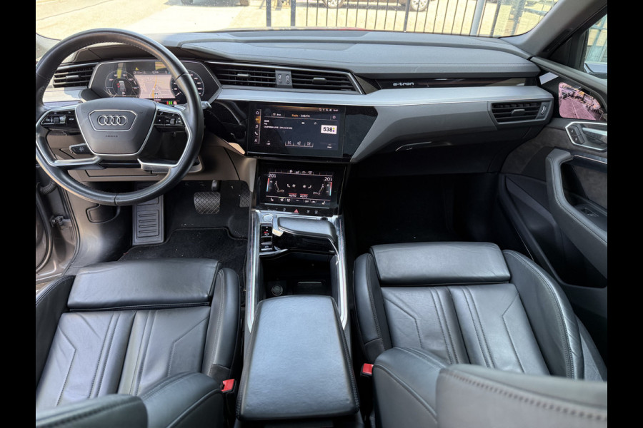 Audi e-tron 55 quattro advanced 95 kWh ** Panodak ** B&O ** Trekhaak