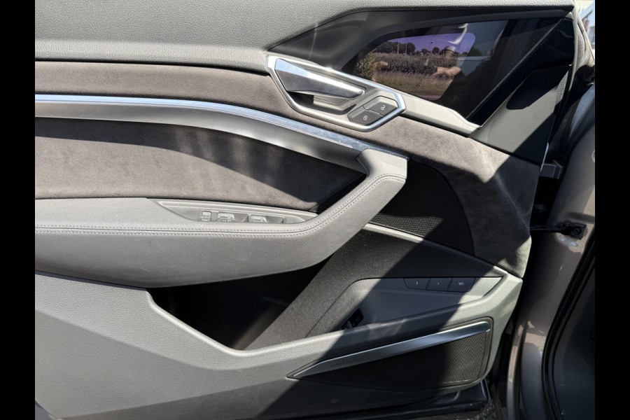Audi e-tron 55 quattro advanced 95 kWh ** Panodak ** B&O ** Trekhaak