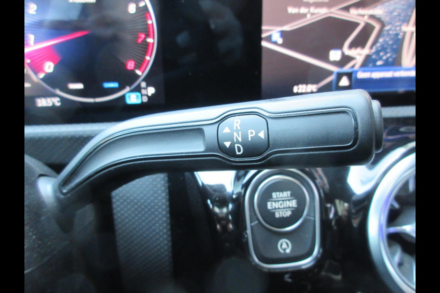 Mercedes-Benz A-Klasse 200 AMG Line Sfeerverlichting Pano