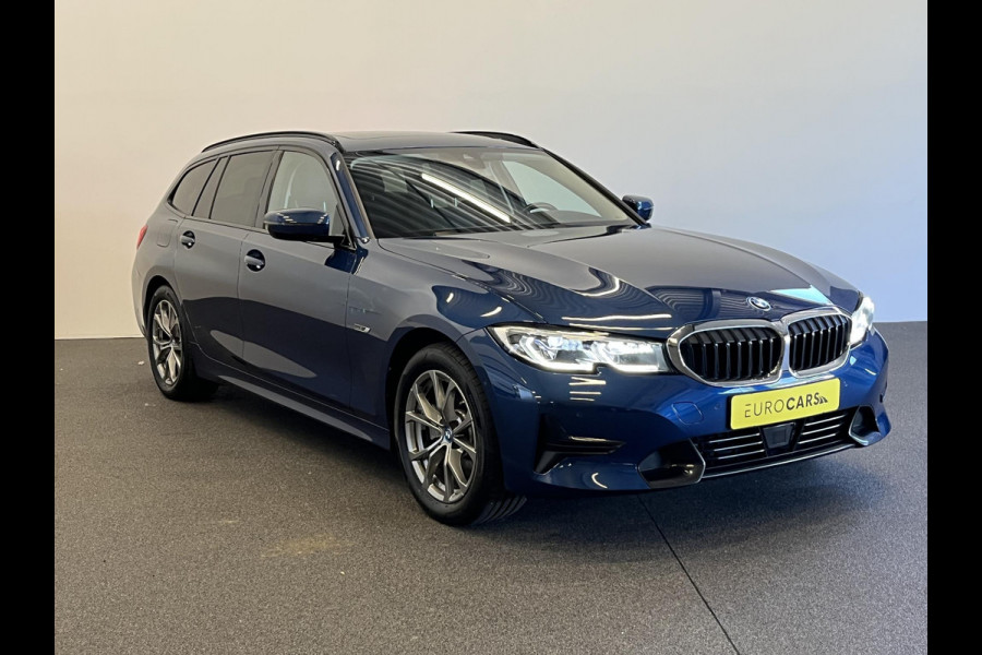 BMW 3 Serie Touring 320e Sportline Aut-8 Panoramadak HUD Laser Licht Adaptive Cruise Trekhaak Leder Navi PDC VA