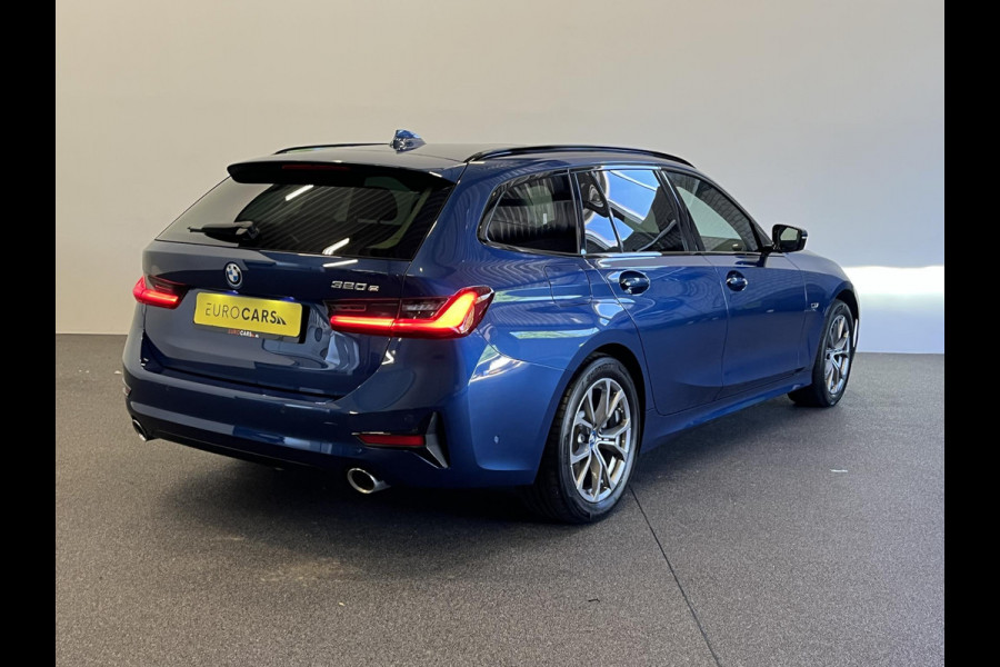 BMW 3 Serie Touring 320e Sportline Aut-8 Panoramadak HUD Laser Licht Adaptive Cruise Trekhaak Leder Navi PDC VA