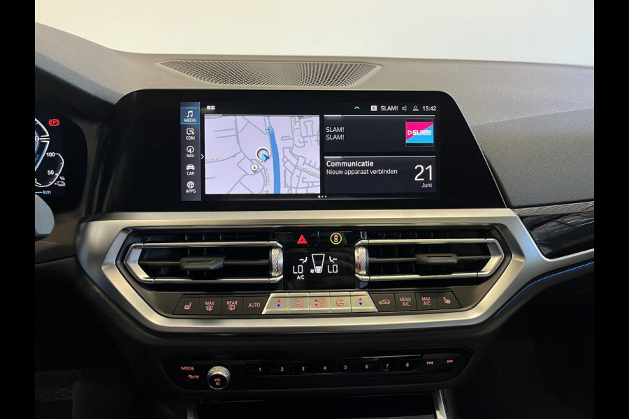 BMW 3 Serie Touring 320e Sportline Aut-8 Panoramadak HUD Laser Licht Adaptive Cruise Trekhaak Leder Navi PDC VA