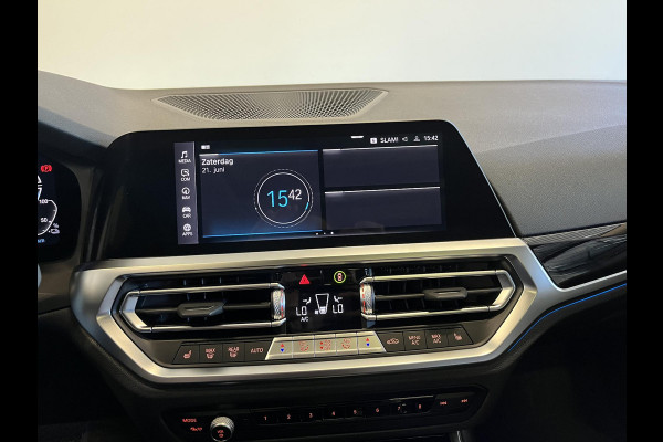 BMW 3 Serie Touring 320e Sportline Aut-8 Panoramadak HUD Laser Licht Adaptive Cruise Trekhaak Leder Navi PDC VA