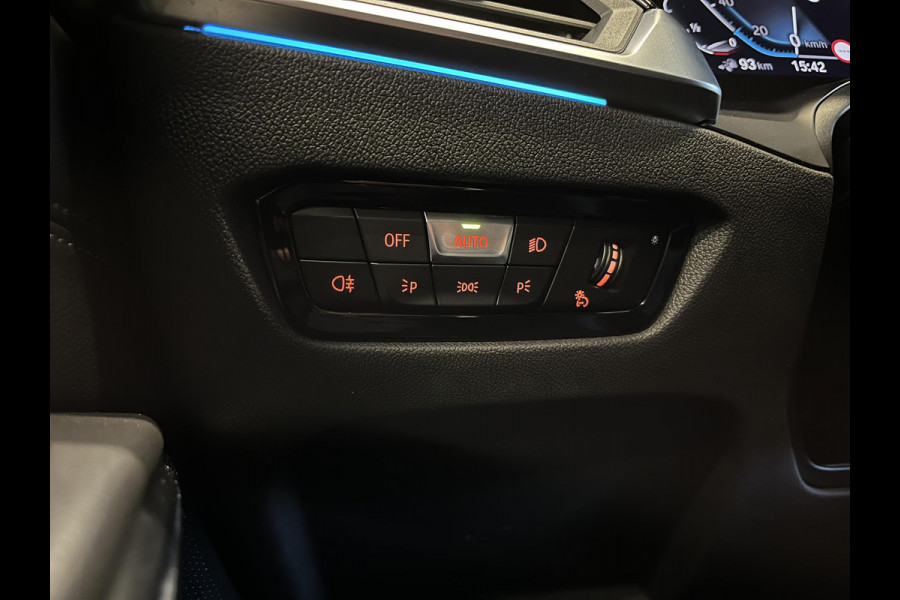 BMW 3 Serie Touring 320e Sportline Aut-8 Panoramadak HUD Laser Licht Adaptive Cruise Trekhaak Leder Navi PDC VA