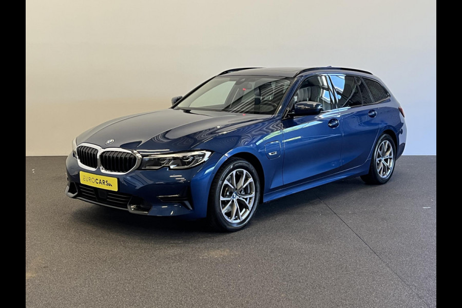 BMW 3 Serie Touring 320e Sportline Aut-8 Panoramadak HUD Laser Licht Adaptive Cruise Trekhaak Leder Navi PDC VA