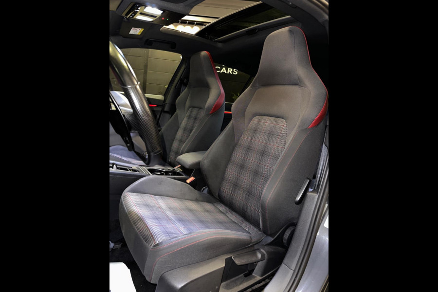 Volkswagen Golf 2.0 TSI GTI|PANO|BOMVOL!