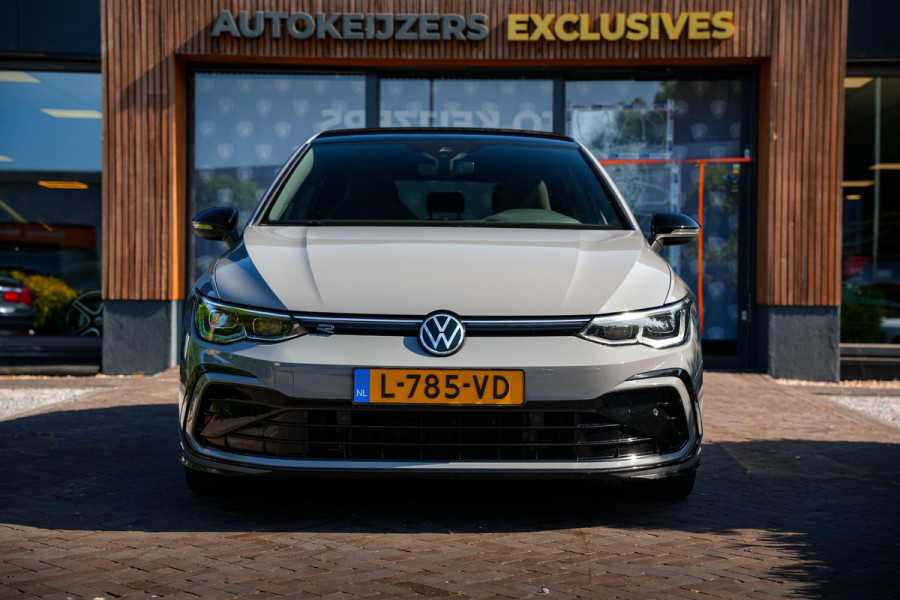 Volkswagen Golf 1.5 eTSI R-Line Nardo Pano IQ Led Automaat