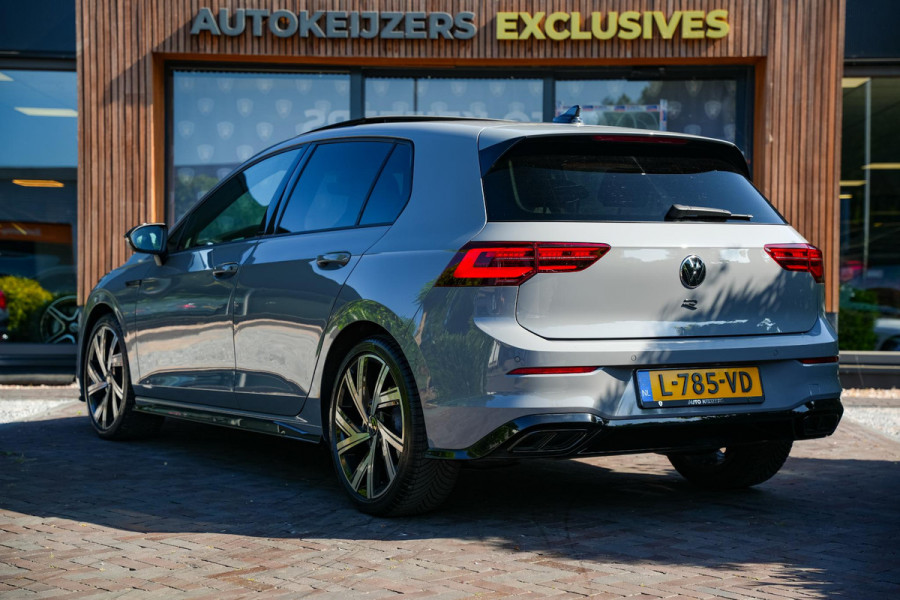Volkswagen Golf 1.5 eTSI R-Line Nardo Pano IQ Led Automaat