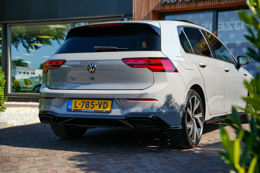 Volkswagen Golf 1.5 eTSI R-Line Nardo Pano IQ Led Automaat