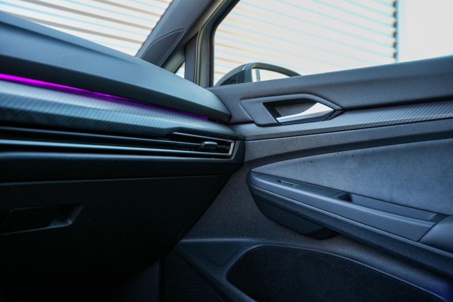 Volkswagen Golf 1.5 eTSI R-Line Nardo Pano IQ Led Automaat