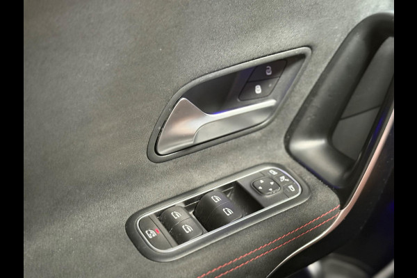 Mercedes-Benz CLA-Klasse Shooting Brake 200 Business Solution Progressive | Pano | Sfeerverlichting | 19 inch | Side assist | Came