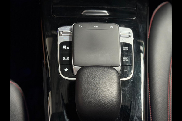 Mercedes-Benz CLA-Klasse Shooting Brake 200 Business Solution Progressive | Pano | Sfeerverlichting | 19 inch | Side assist | Came