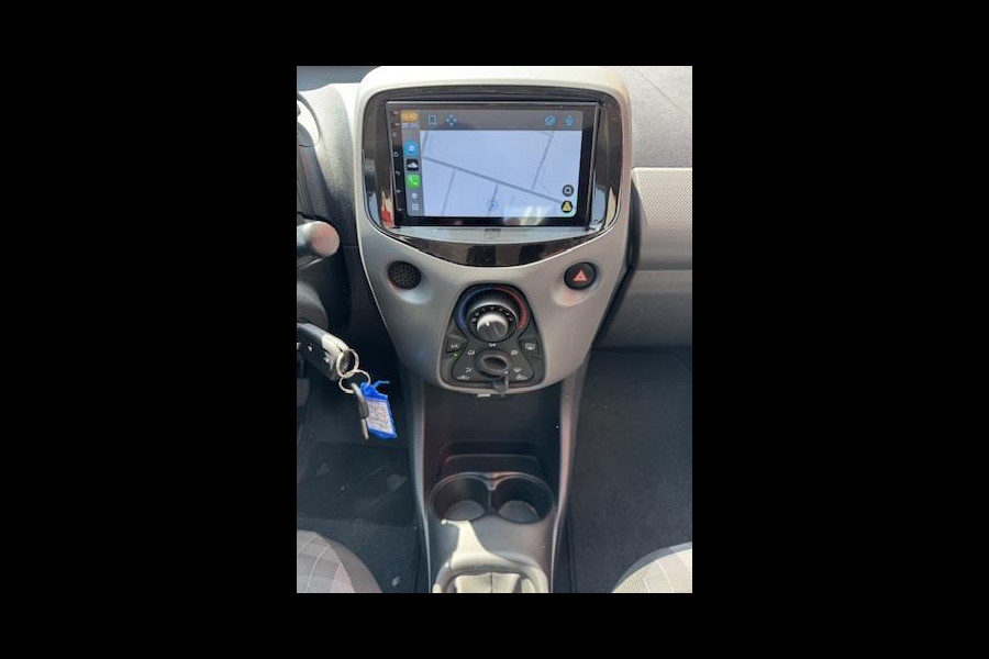 Peugeot 108 1.0 e-VTi Camera, Airconditioning, Apple CarPlay, Navigatie, Bluetooth, 1e eigenaar en Boekjes aanwezig