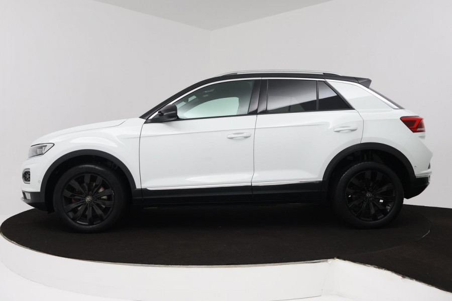 Volkswagen T-Roc 1.0 TSI Sport (PARKEERSENSOREN, NAVIGATIE, ACHTERUITRIJCAMERA, DIGITAAL DASHBOARD, CRUISE CONTROL, NL-AUTO)