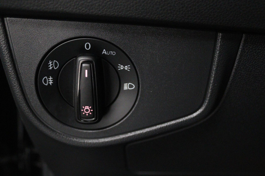 Volkswagen Polo 2.0 TSI GTI (STOELVERWARMING, NAVIGATIE, AUTOMAAT, CRUISE ADAPTIEF, PARKEERSENSOREN, NL-AUTO)