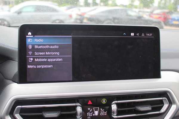 BMW iX3 High Executive 80 kWh / Panoramadak / 360Camera / Head-up / 20'' / Leder / Harman Kardon / Sfeerverlichting / Dodehoek / DAB / Stoelverwarming / ACC