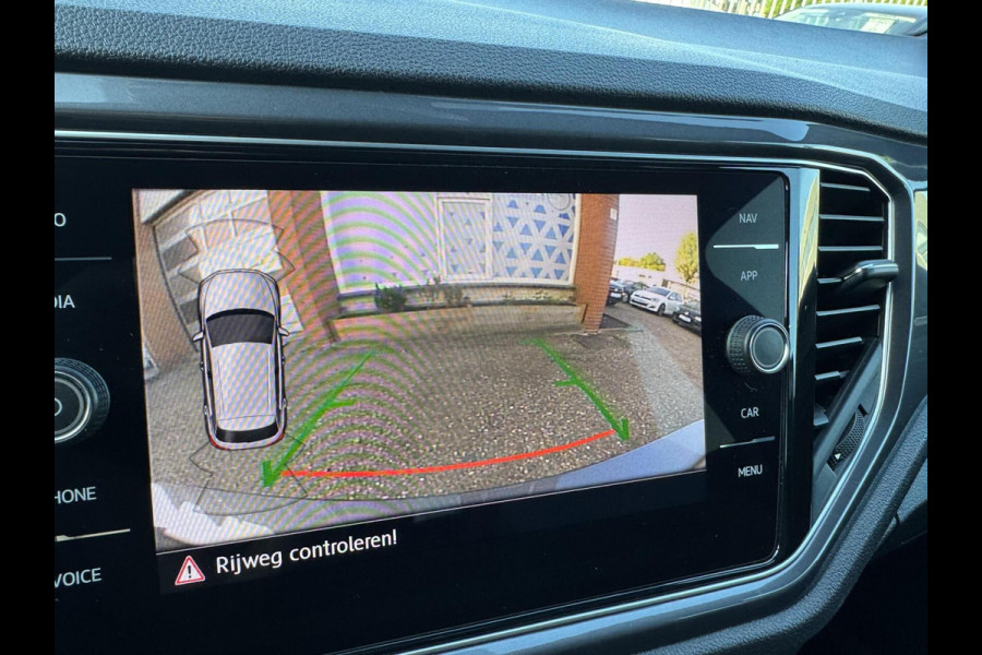 Volkswagen T-Roc 1.5 TSI 150pk 3 x R-Line DSG ACC Camera LaneAsist CarPlay Sportmodus 18 ich Sportvelg
