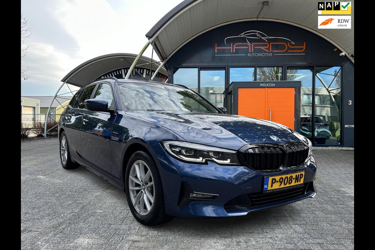 BMW 3 Serie Touring 318i Business Edition Digi Dash Sportstoelen 1e EIG NL-Auto Rijklaarprijs! BMW 3 Serie Touring 318i Business Edition Digi Dash Sportstoelen 1e EIG NL-Auto Rijklaarprijs!