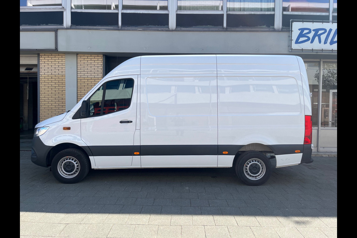 Mercedes-Benz Sprinter 317 1.9 CDI L2H2 360 Camera, Navigatie, Carplay , Stoelverwarming, Geveerde stoel Mercedes-Benz Sprinter 317 1.9 CDI L2H2 360 Camera, Navigatie, Carplay , Stoelverwarming, Geveerde stoel