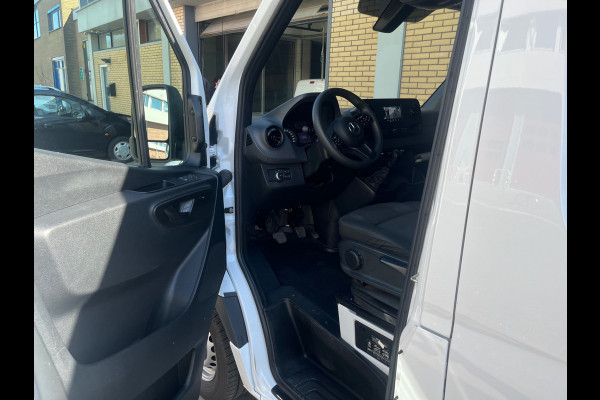 Mercedes-Benz Sprinter 317 1.9 CDI L2H2 360 Camera, Navigatie, Carplay , Stoelverwarming, Geveerde stoel