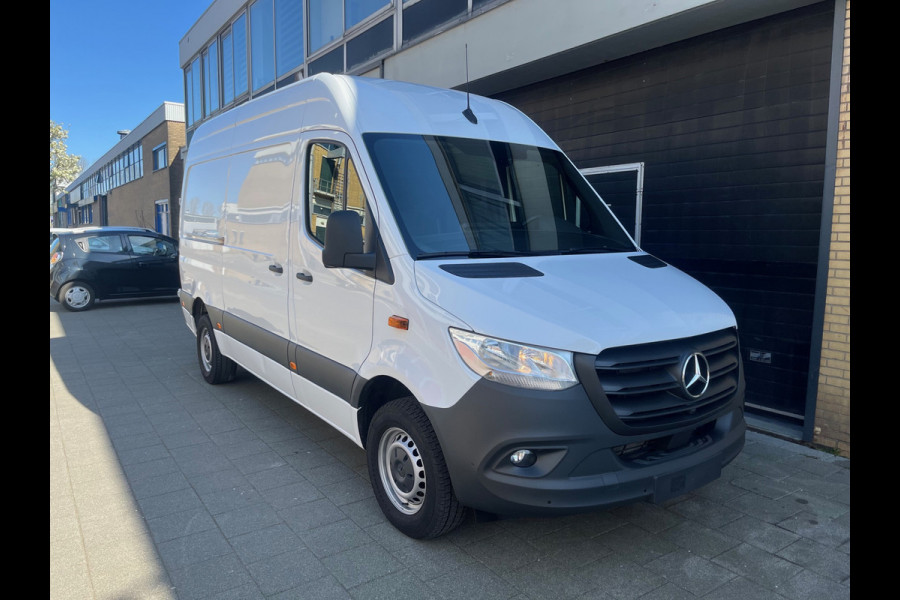 Mercedes-Benz Sprinter 317 1.9 CDI L2H2 360 Camera, Navigatie, Carplay , Stoelverwarming, Geveerde stoel