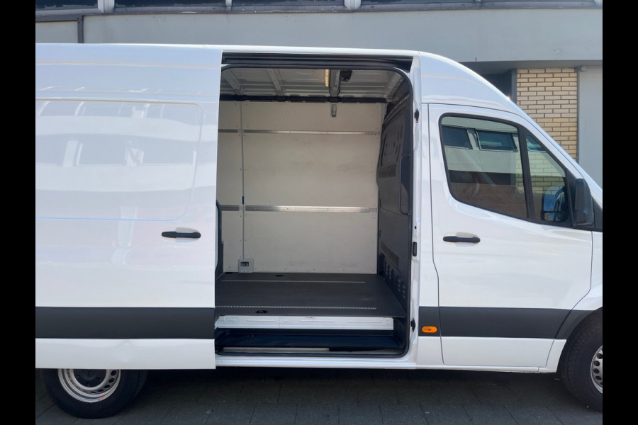 Mercedes-Benz Sprinter 317 1.9 CDI L2H2 360 Camera, Navigatie, Carplay , Stoelverwarming, Geveerde stoel