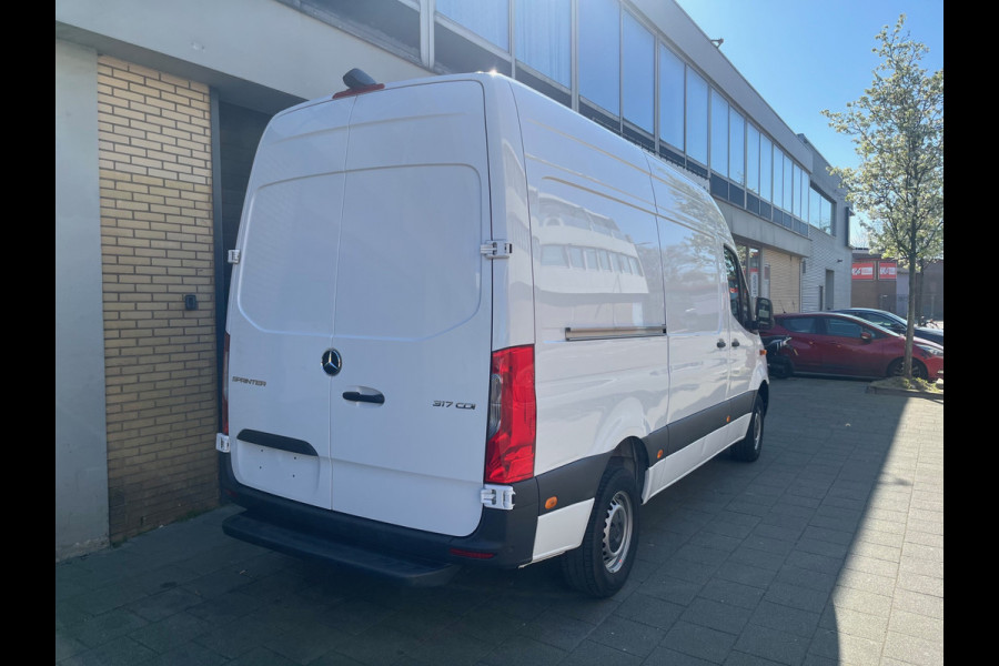 Mercedes-Benz Sprinter 317 1.9 CDI L2H2 360 Camera, Navigatie, Carplay , Stoelverwarming, Geveerde stoel