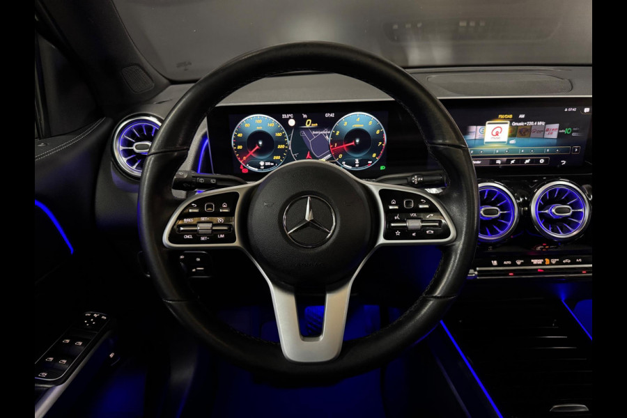 Mercedes-Benz Glb 200 Premium Plus, Pano, Widescreen, Ambiënte Light, 360 Cam, Voll Led, Cruise, Multistuur, Voll Onderhoud