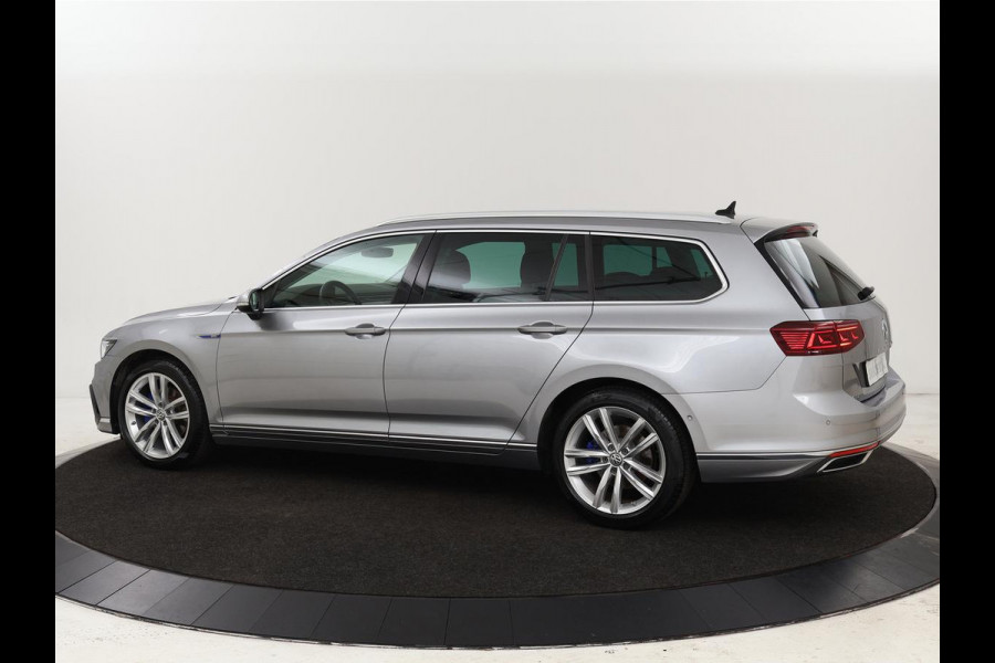 Volkswagen Passat 1.4 TSI PHEV GTE Business | Adaptive cruise | Camera | Carplay | Stoelverwarming | Massage | Navigatie | Full LED